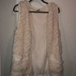Kensie Fuzzy Vest S/M